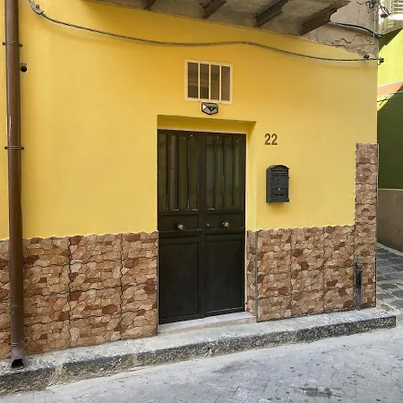 Casa Vacanze La Fulgentissima Holiday home *